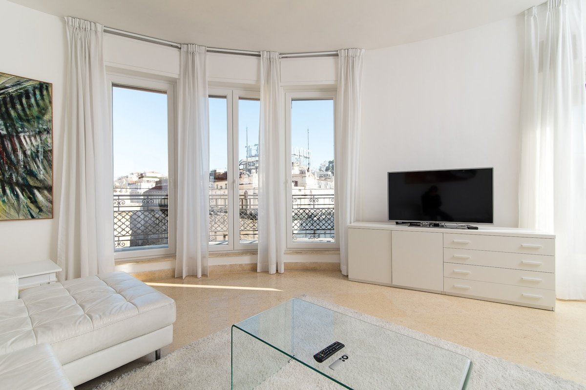 CHARMING APARTMENT PIAZZA DI SPAGNA gallery image 3