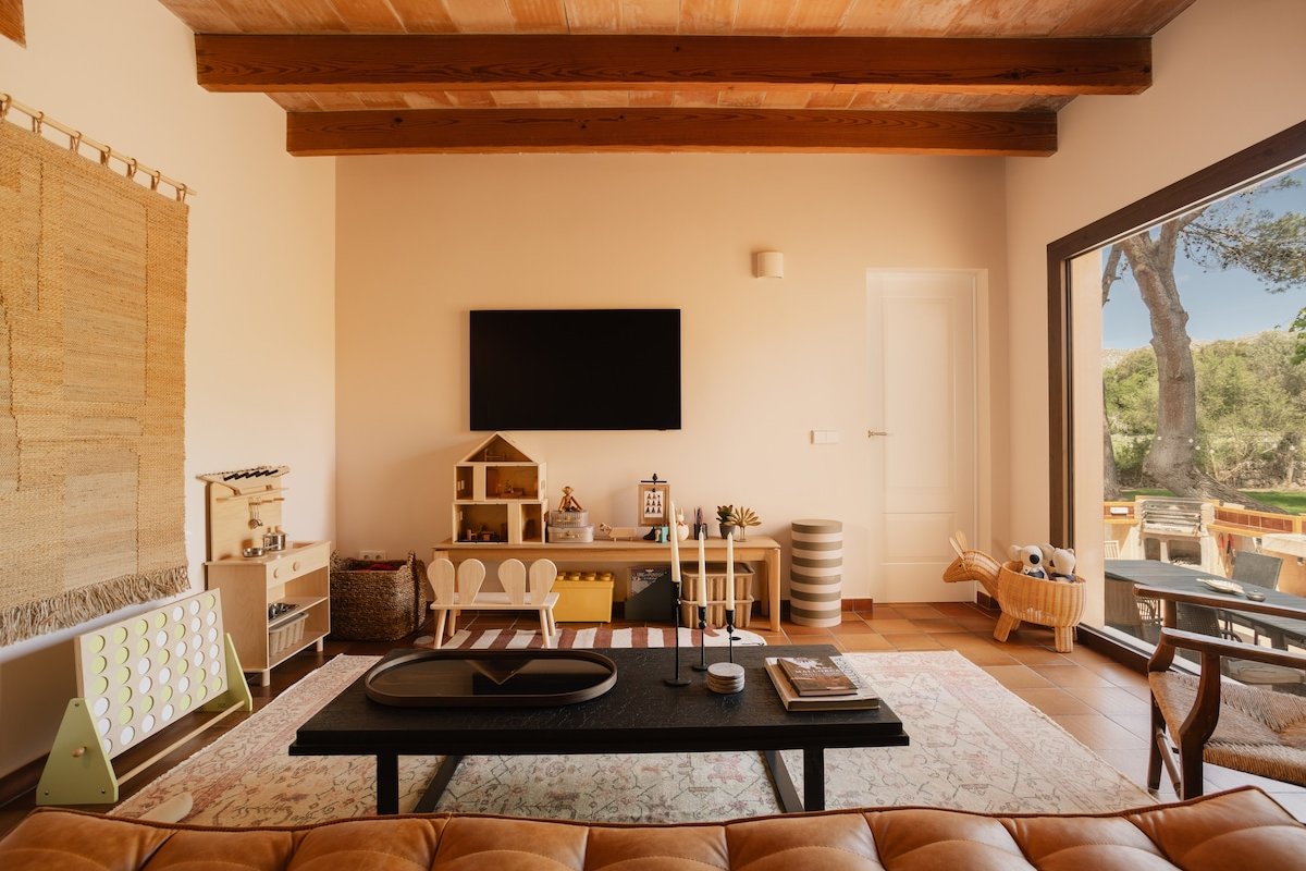 Luxury villa with heated pool, 5 min from beach gallery image 4