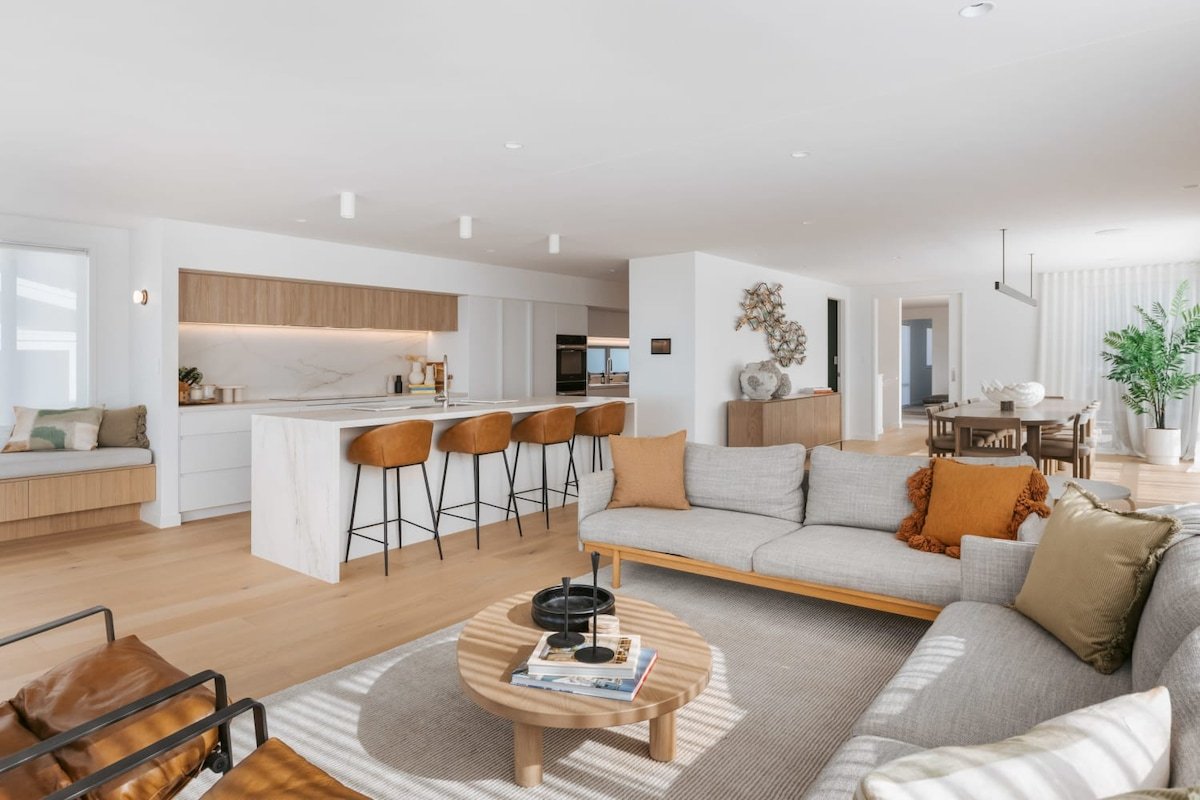 36 Marine – Unparalleled beachfront luxury gallery image 5