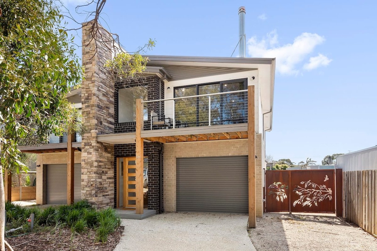 Holmly 2 – Premium Position, Walk to Everything! gallery image 2