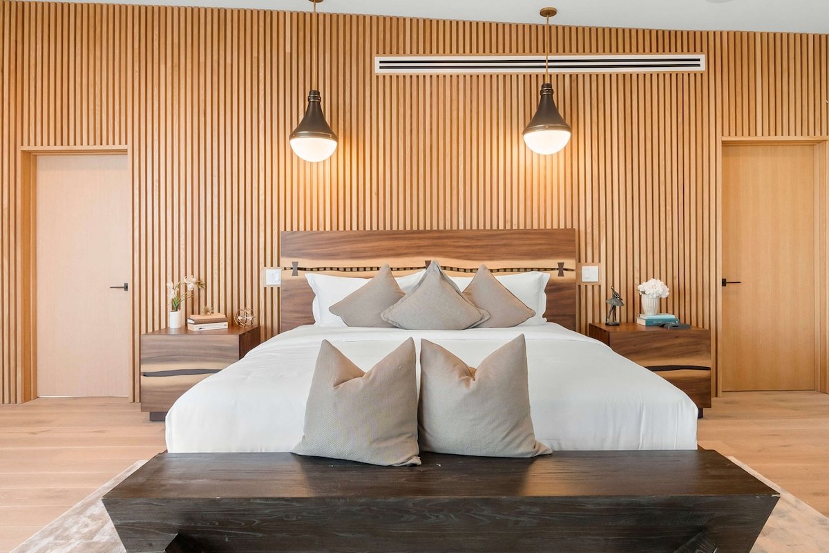 Scenic Malibu Getaway w/ Pool – Steps to the Ocean gallery image 5