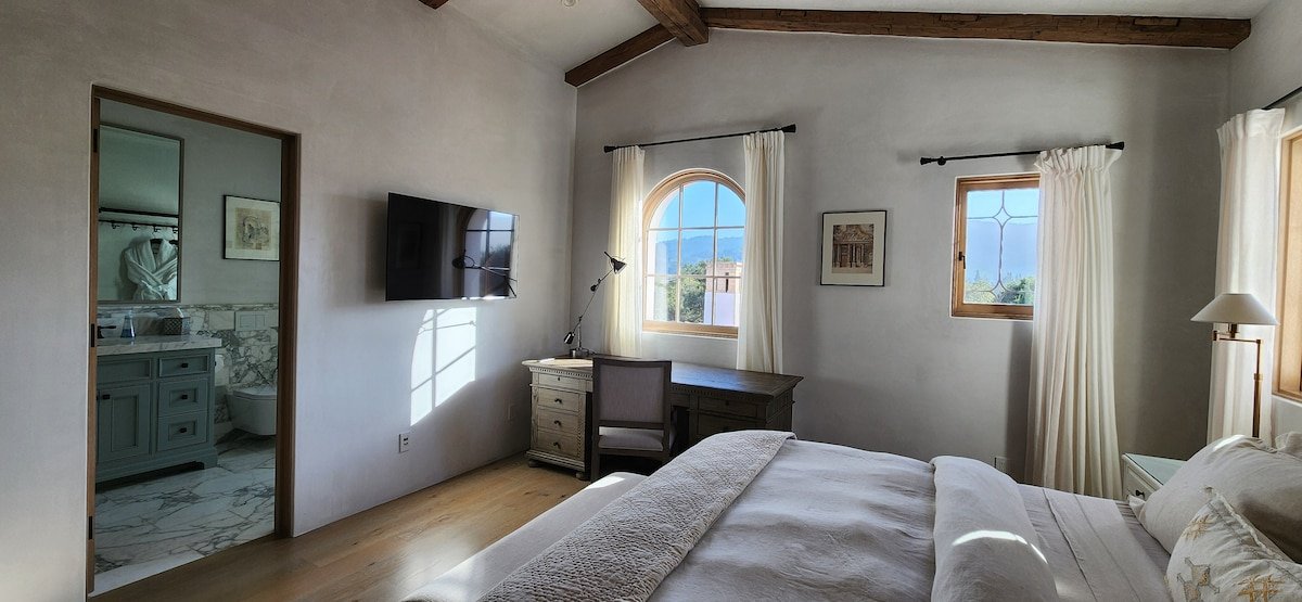 Camellia Cottage with Pool View gallery image 5