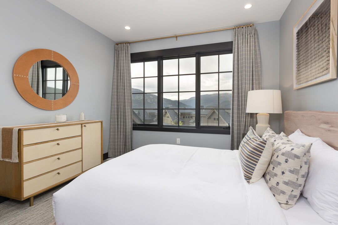 New! Luxury home by Town Center w hottub & Gym gallery image 2