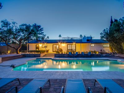 Luxury 4BR Home & Pool 9 Min from Las Vegas Strip
