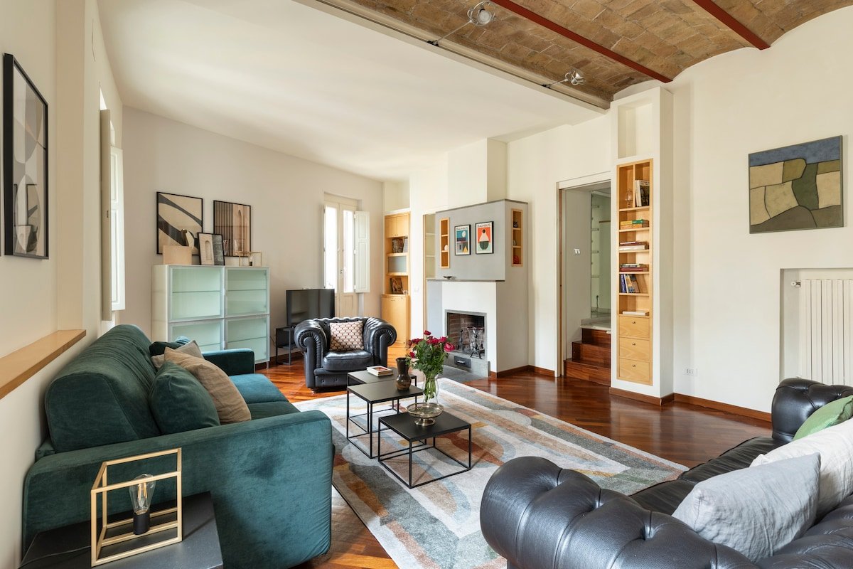 Trevi Charming Penthouse gallery image 3