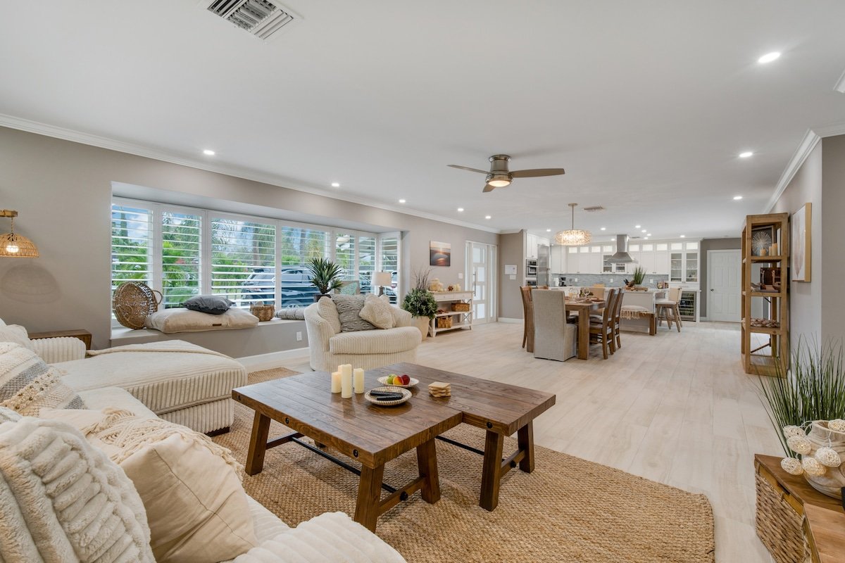 Florida Getaway: near beach, heated saltwater pool gallery image 4