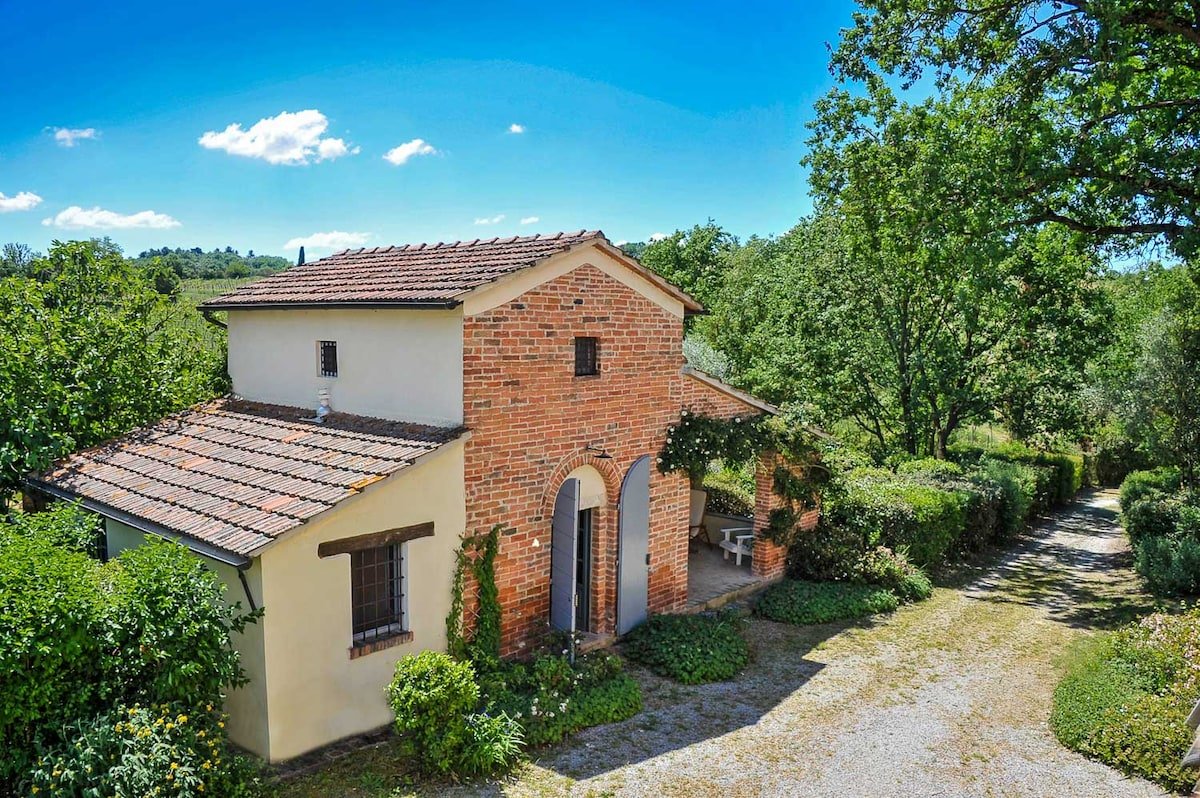 Farmhouse on top wine estate in Montepulciano