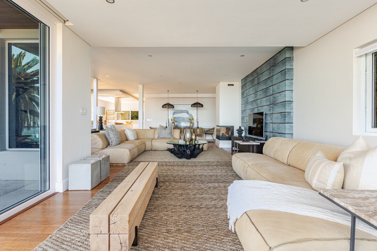 Modern Home 400m from the beach:gym, heated pool gallery image 5