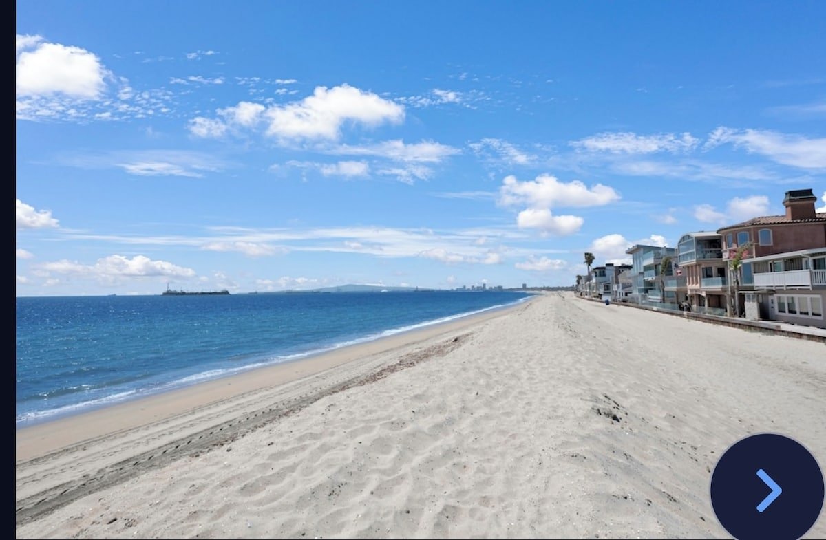Long Beach house on the sand gallery image 3
