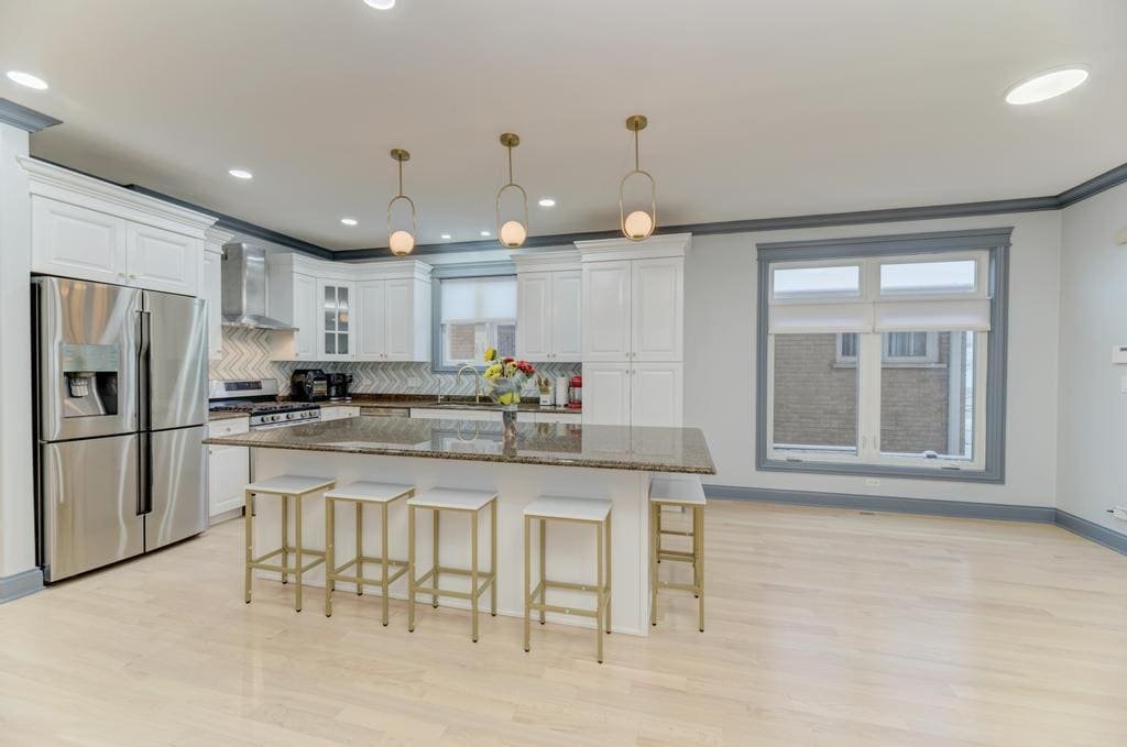 Birthday?Anniversary?Showers?3500 sq ft, sleeps 16 gallery image 5