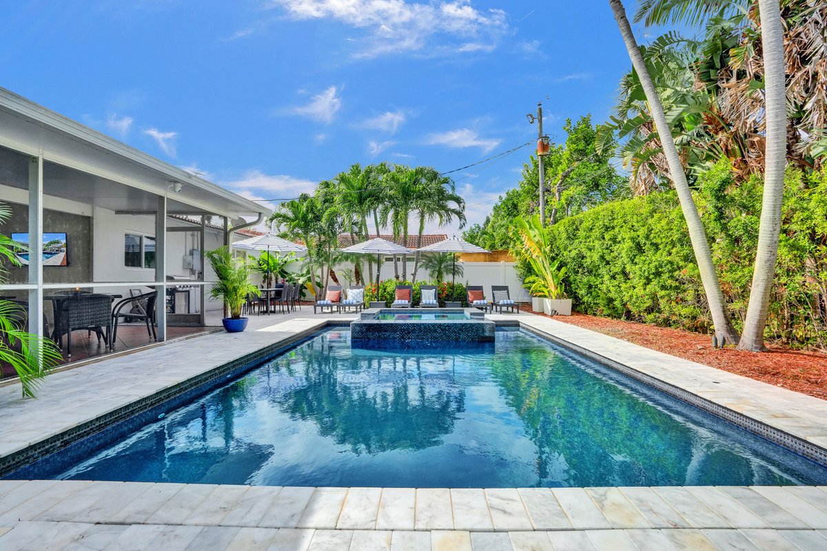 •Coconut Clubhouse• Heated Pool-Hot tub-Ping Pong