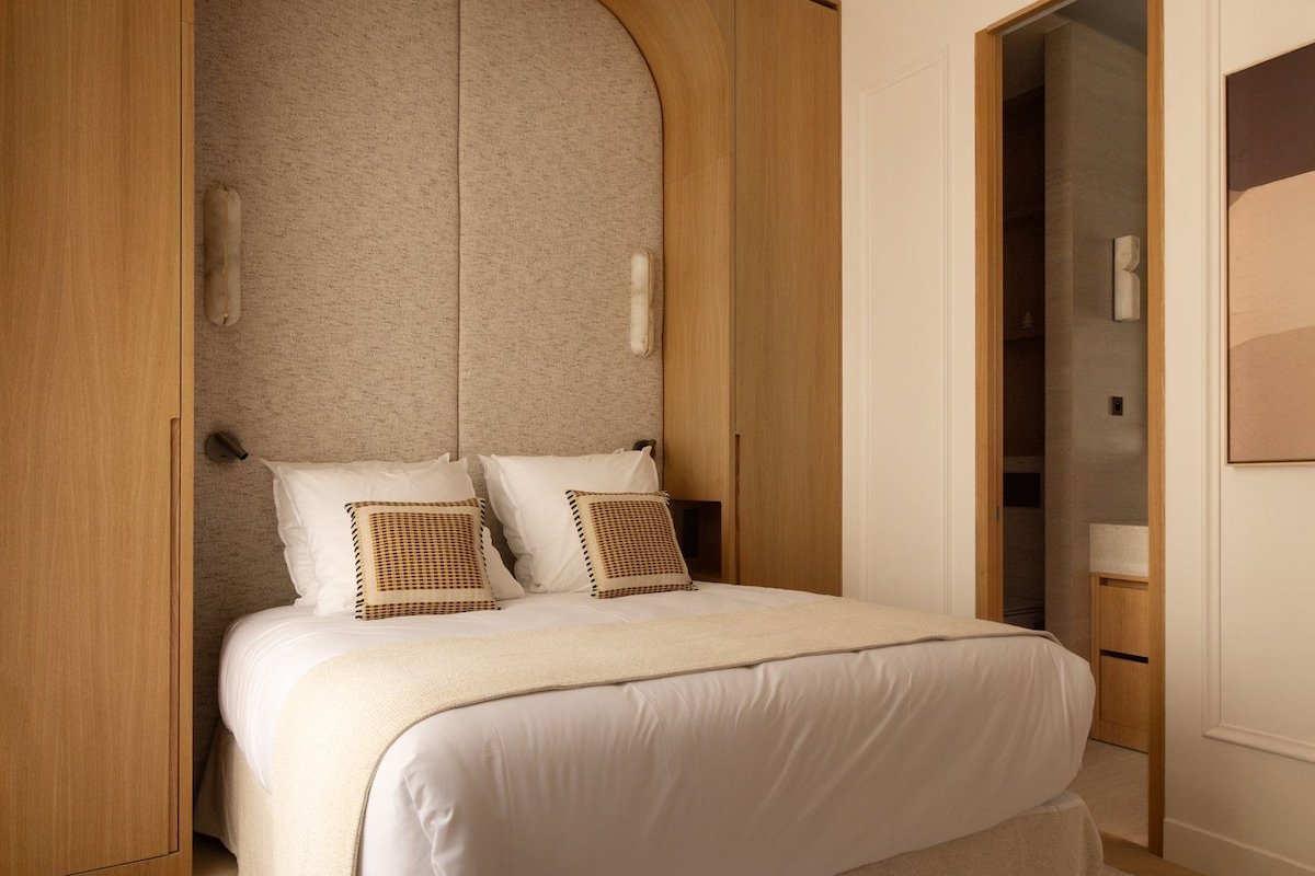 Luxurious A/C flat – 3CH/3SDB – Arc de Triomphe gallery image 5