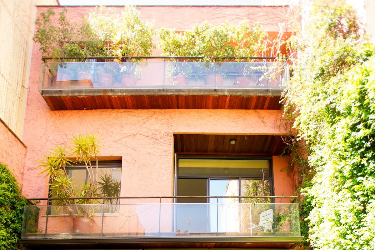 House with garden gallery image 3