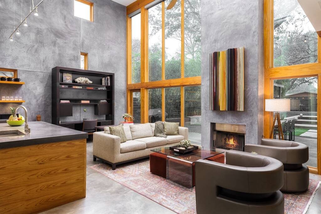 Zilker Paradise Found (Pool and City Skyline View) gallery image 4