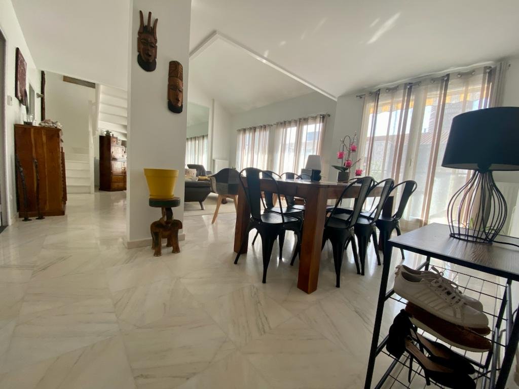 Logement standing terrasse/2 garages cœur de Lyon gallery image 4