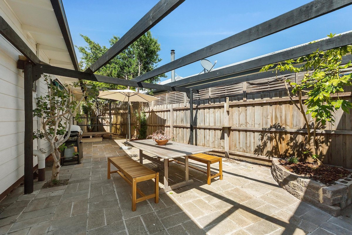 Bright beach house in prime Barwon Heads gallery image 4