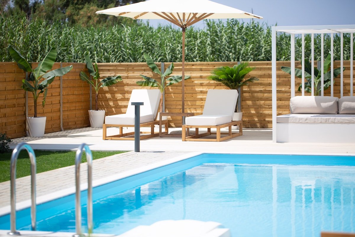 Mavi Beachfront Villa-Sea Breeze Escape by etouri gallery image 4