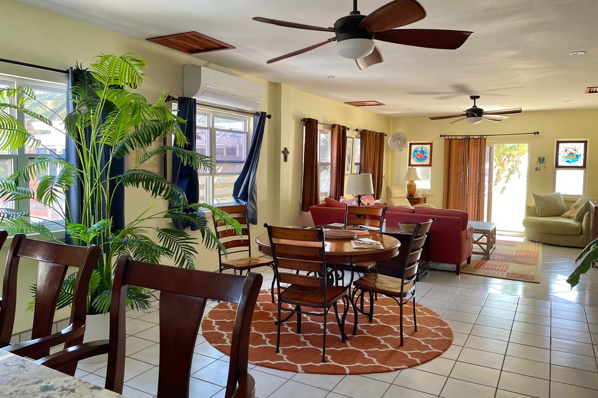 Pura Vida’s 3 Bed Ocean Front Villa, Pool & Dock
