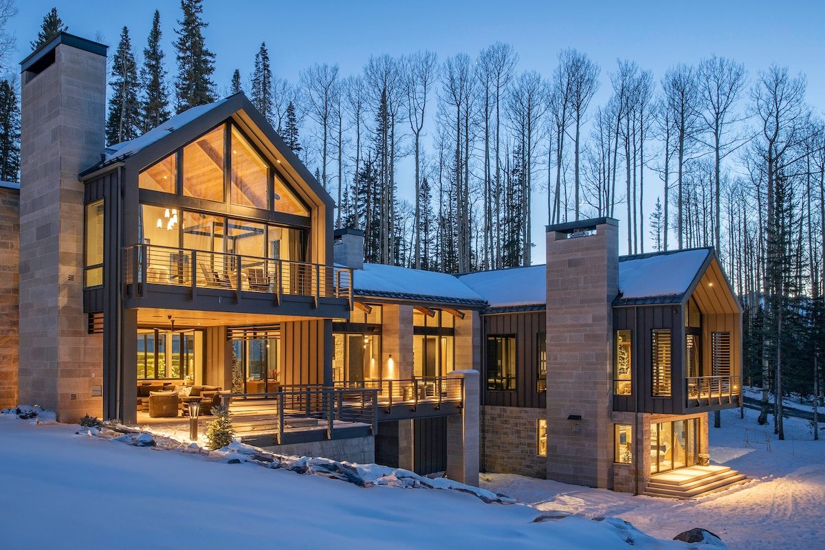 Modern Home, Hot Tub, Guest House | By InvitedHome