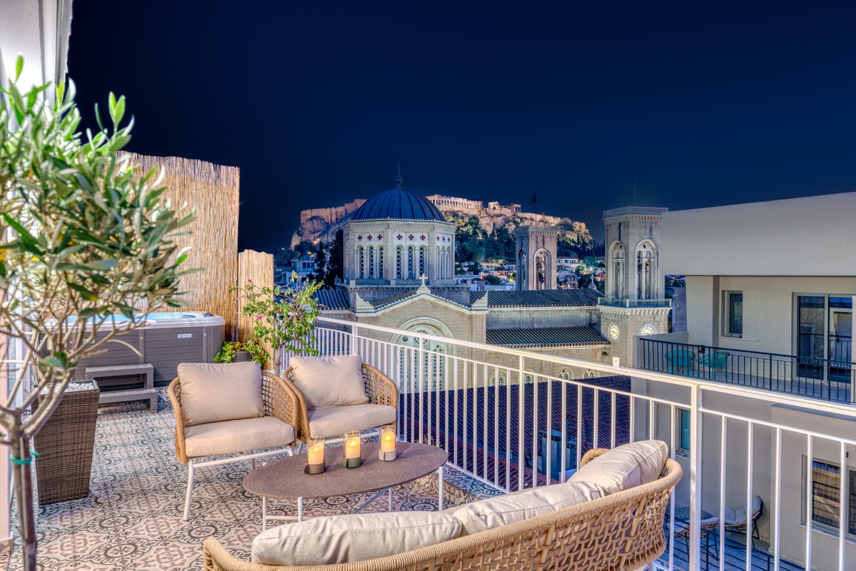Luxury Apt with Acropolis view Balcony and Jacuzzi
