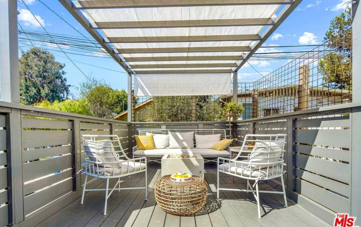 Venice Retreat, Steps to Sand, Patio, Parking gallery image 5