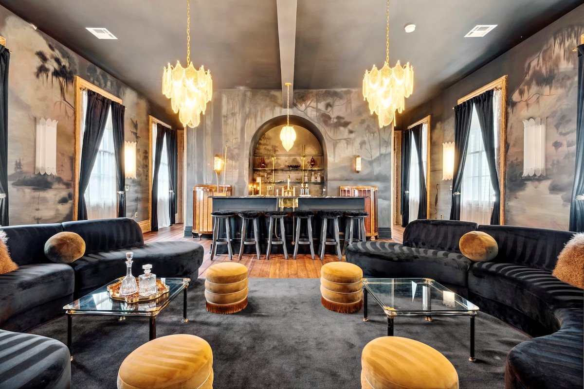 Opulent Art Deco Villa w Pool & Hot Tub 5bd|6.5ba gallery image 2