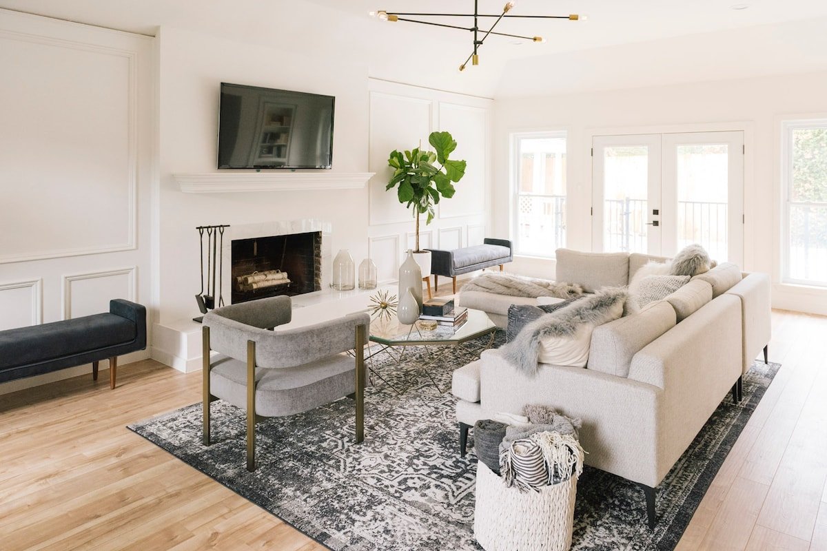 Poolside Paradise, West Elm Magazine Featured gallery image 3