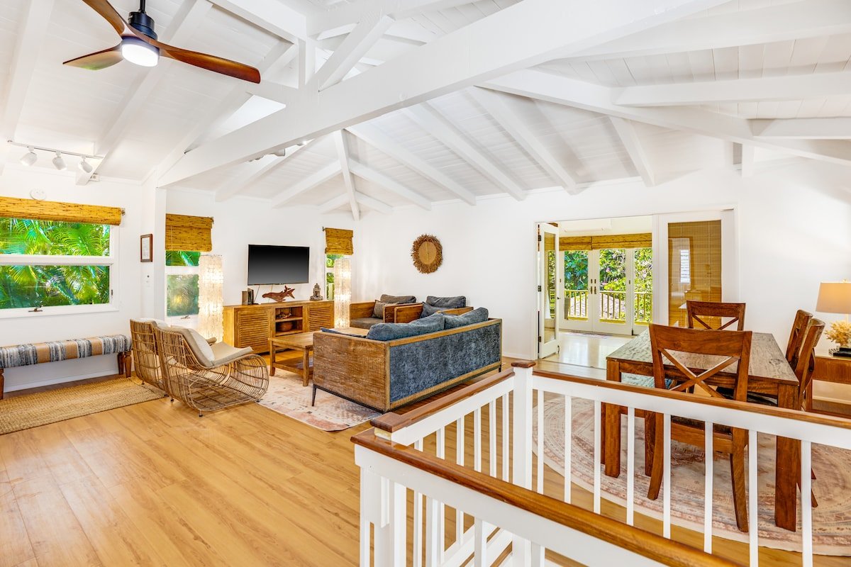 A/C Hanalei Home, short walk to Shops & the Beach! gallery image 2