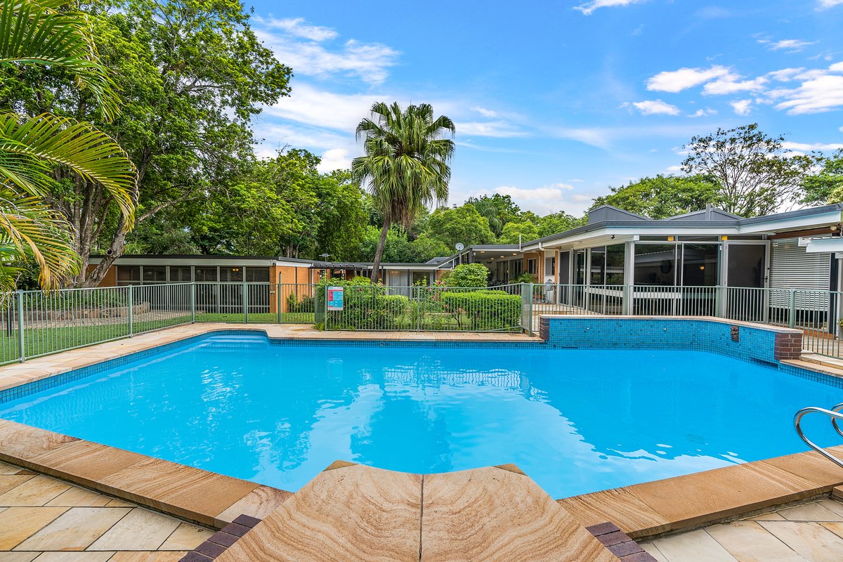 Palm Sprin Resort Style Estate 9 Bedroom