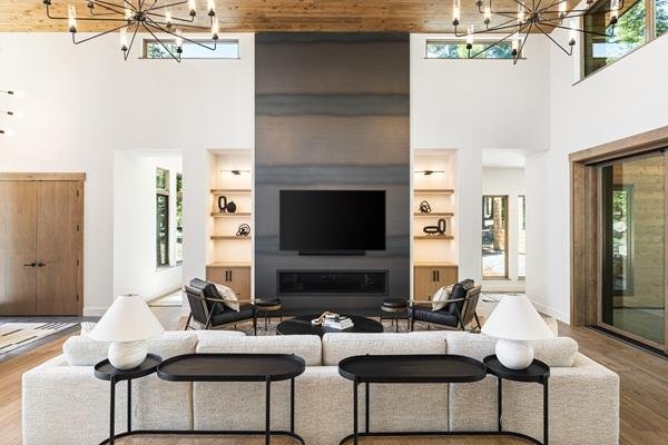 Modernly Appointed 4 Bed 4.5 Bath Mountain Home wi gallery image 5