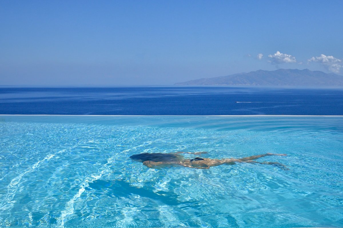 Lia Villas Mykonos PRIVATE & HEATED INFINITY POOL gallery image 4