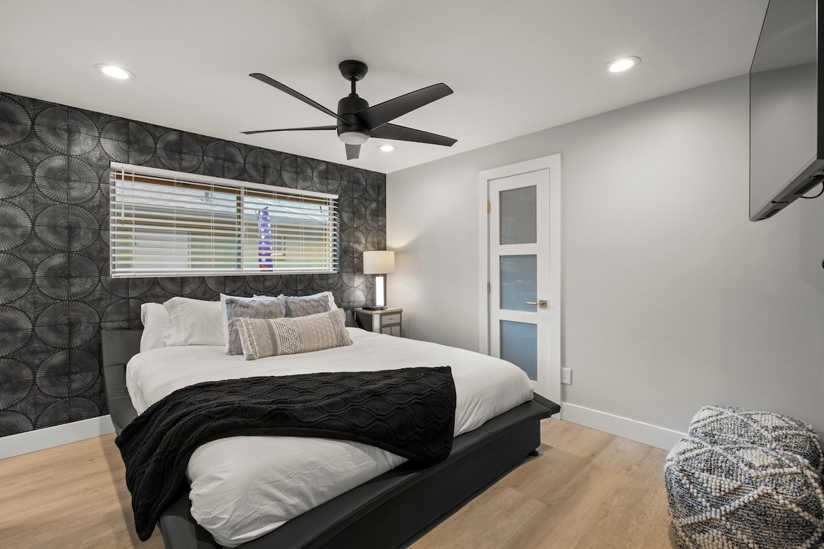 Montecito Luxe: 3-Villa Retreat w/ Pool Courtyard gallery image 5