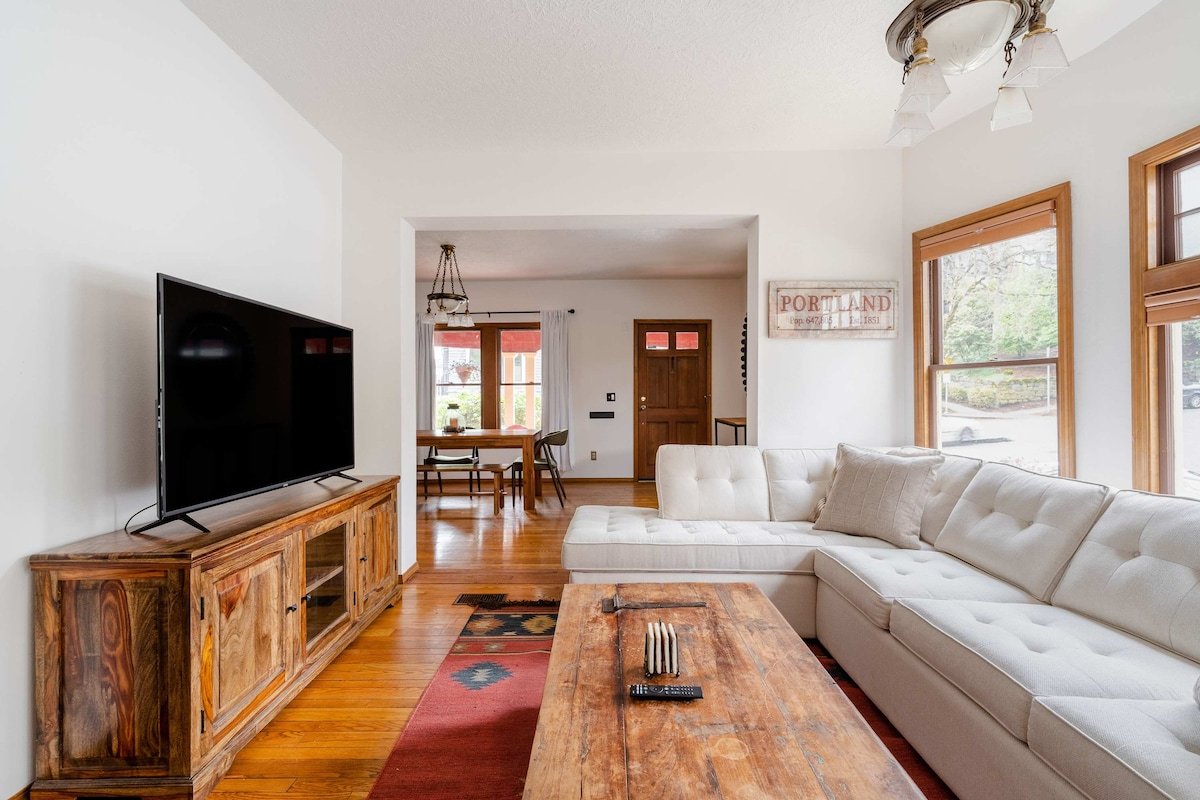 Historic 4BR • Sleeps 11 • Updated Craftsman gallery image 2