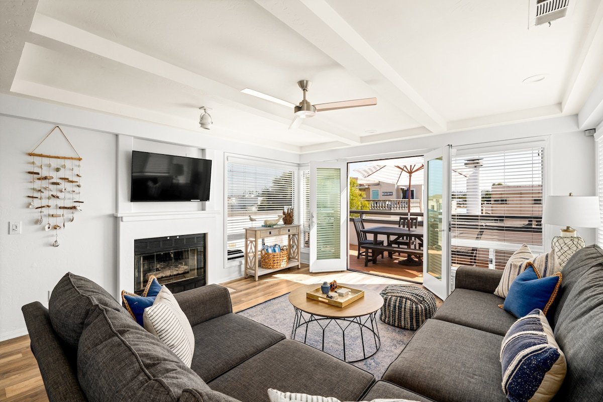 Ocean Breeze, Newly Renovated Beach Home w/ AC gallery image 4