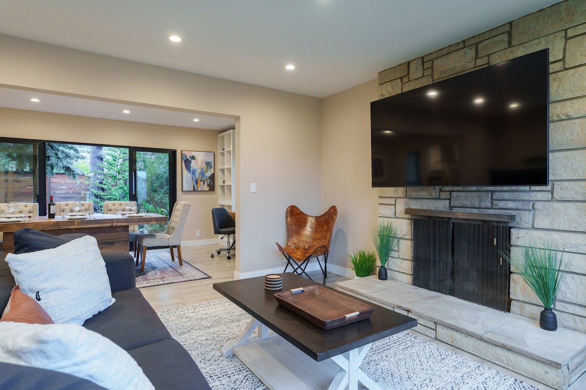 Charming House in Scenic La Crescenta Hills gallery image 3