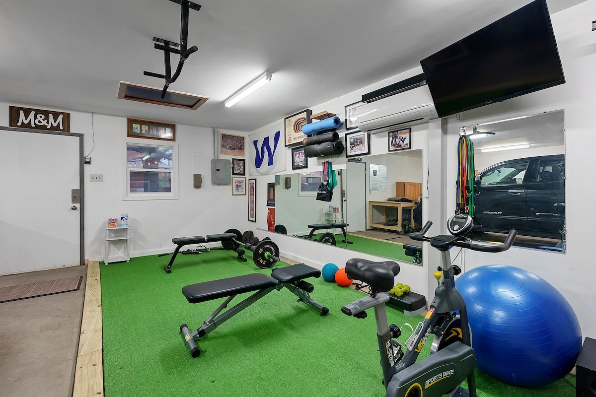 Amenity Filled Yard | Near OSU | Private Gym gallery image 4