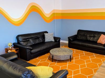 8 Bedroom Fun Smart Home, 8 Minutes to the Strip