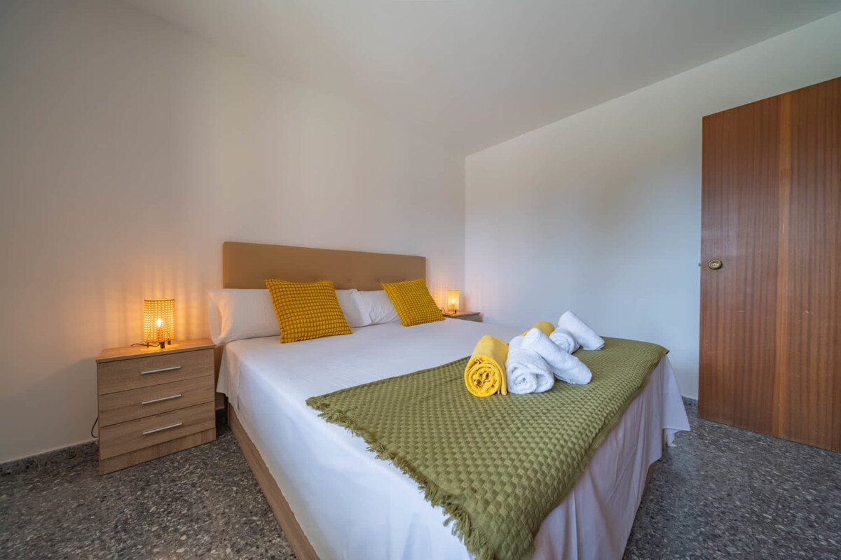 Villa Santa Cristina – Beachfront, Pool, BBQ & A/C gallery image 4