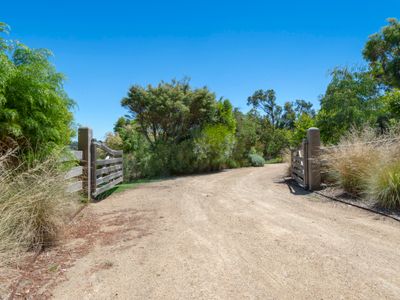 Designer Guest House-RedHill South