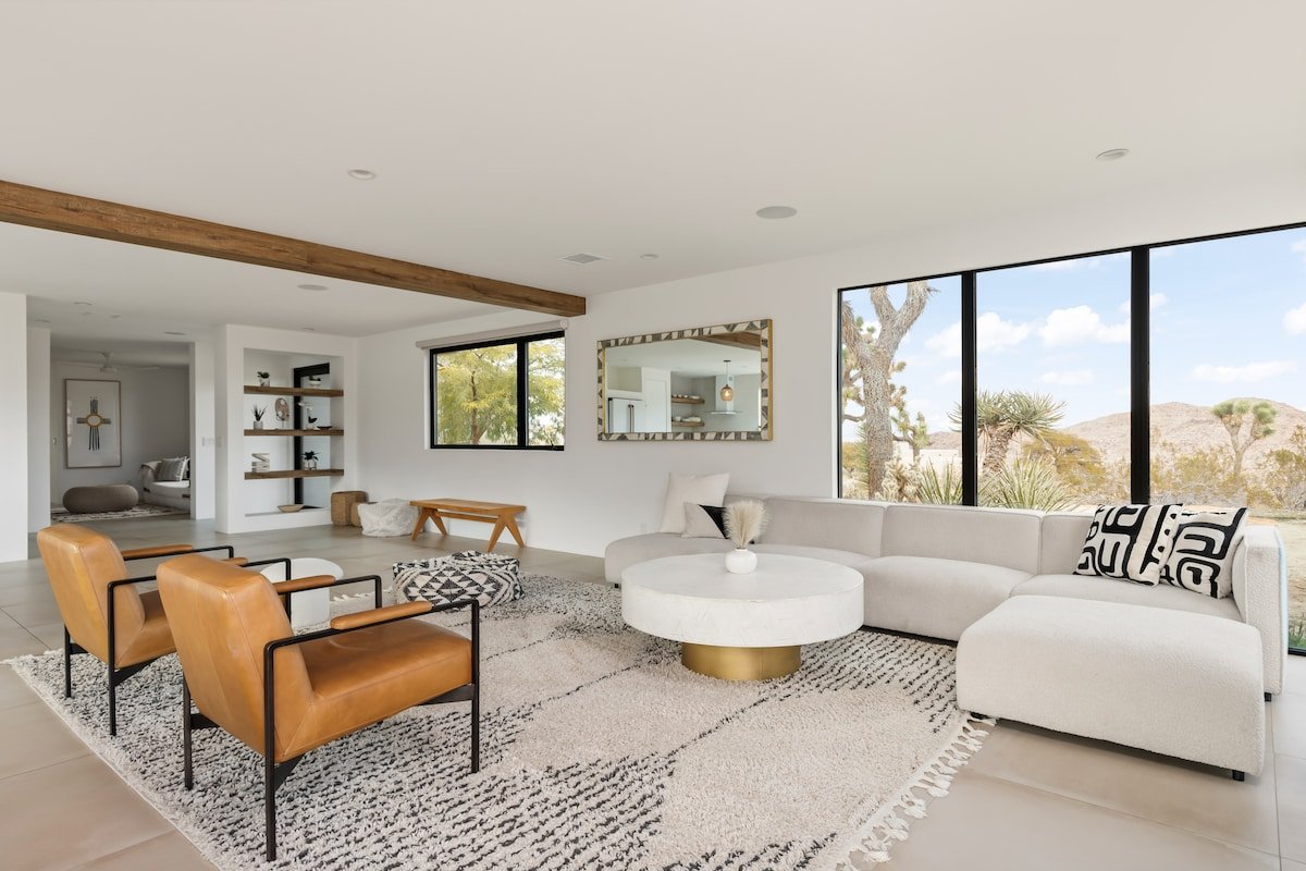 Amaru Muru – Luxury Pool, Hot Tub and Yoga Studio gallery image 4