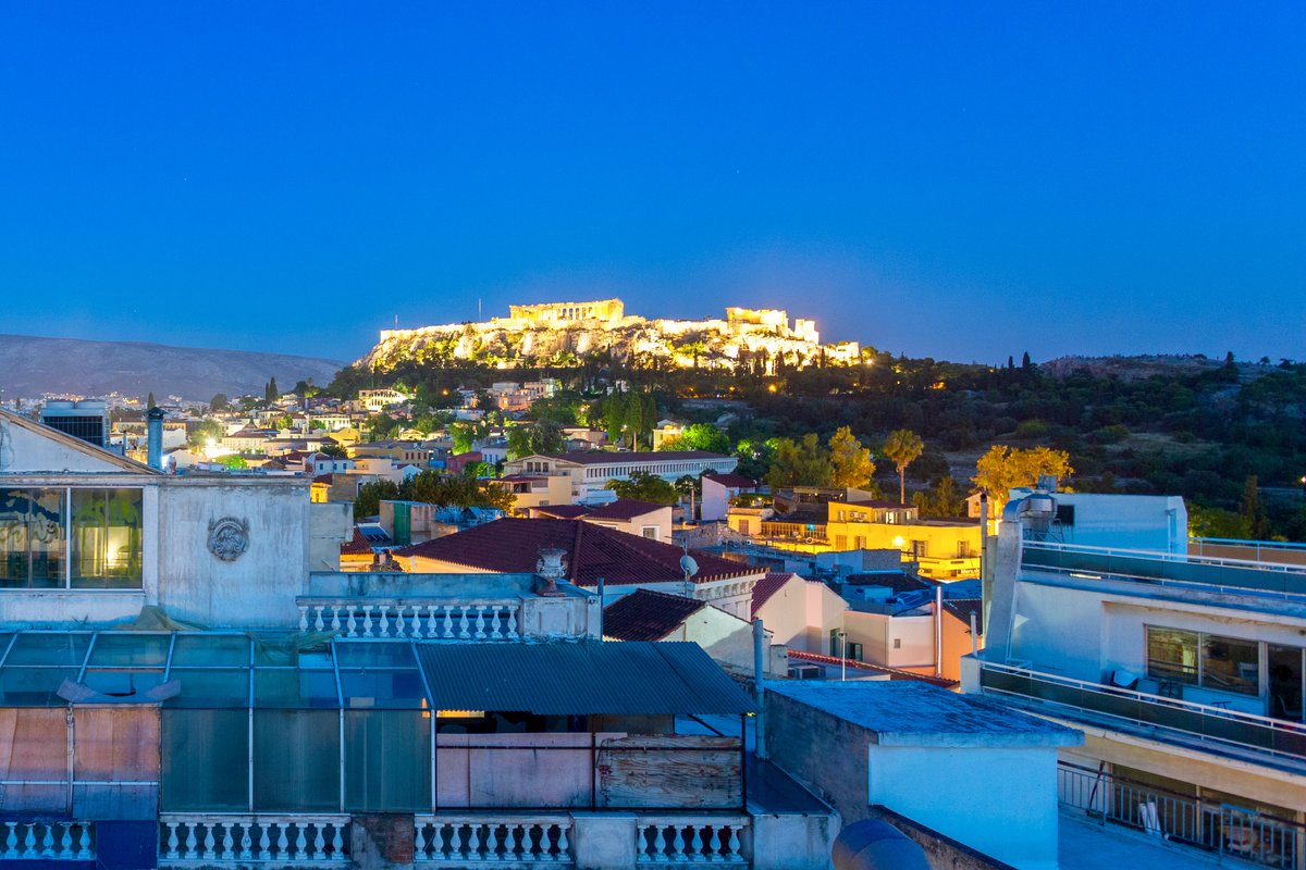 2BDR DESIGNER APT3 w/TERRACE&ROOF ACCESS ACROPOLIS