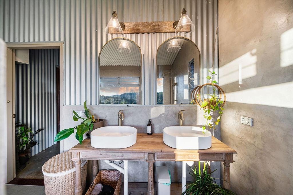 Linden Rose Barn | Short Walk to Waterfall + Views gallery image 4