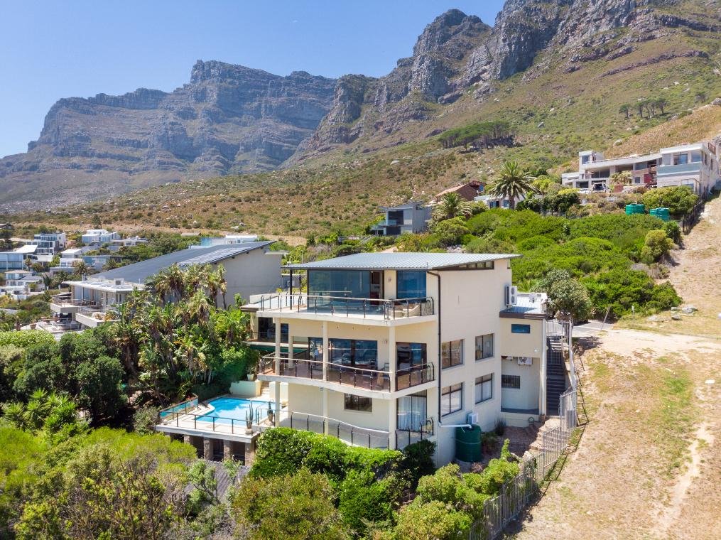 Villa Sol Camps Bay – Family Villa with 360 views gallery image 3