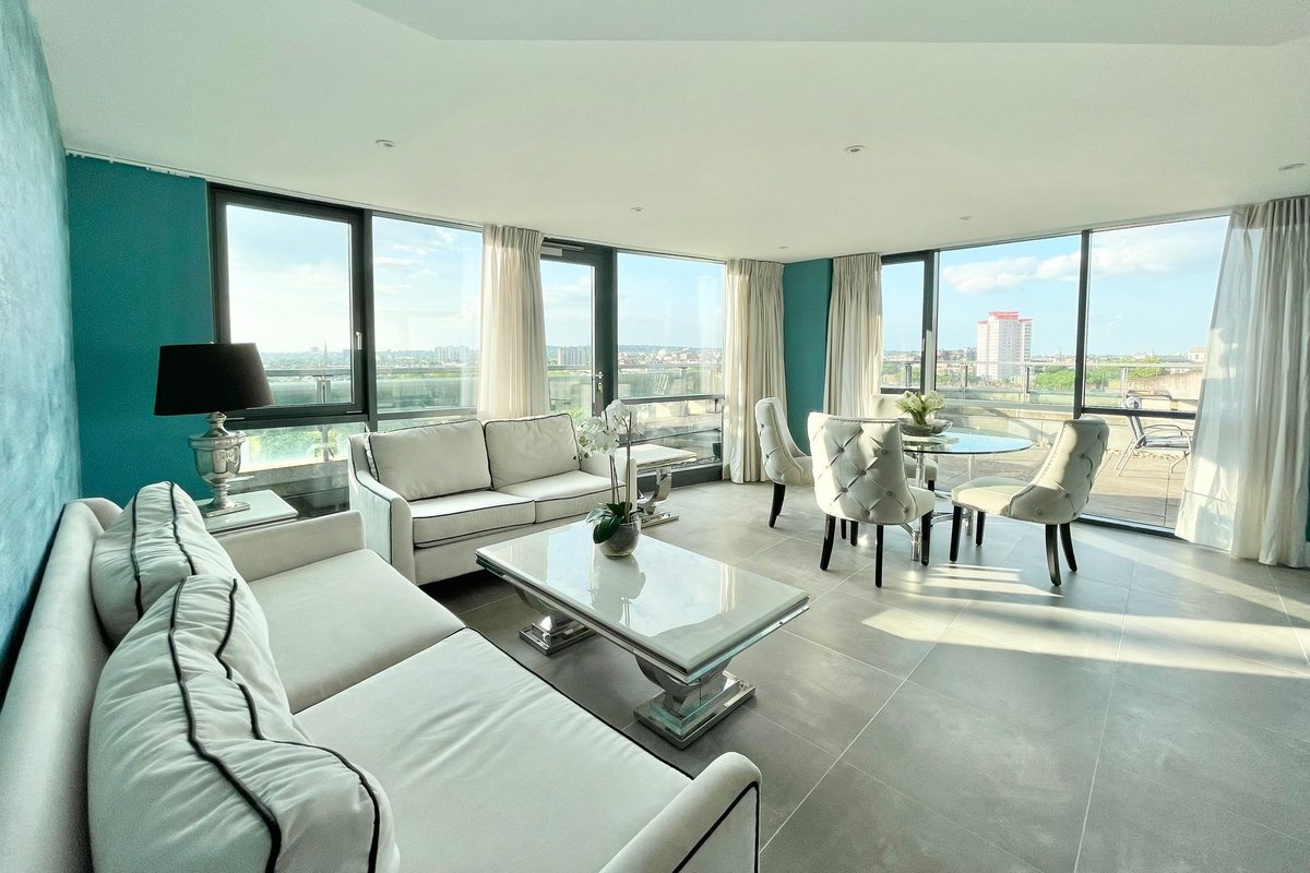 Spacious 3 BDR with A/C and rooftop in Paddington