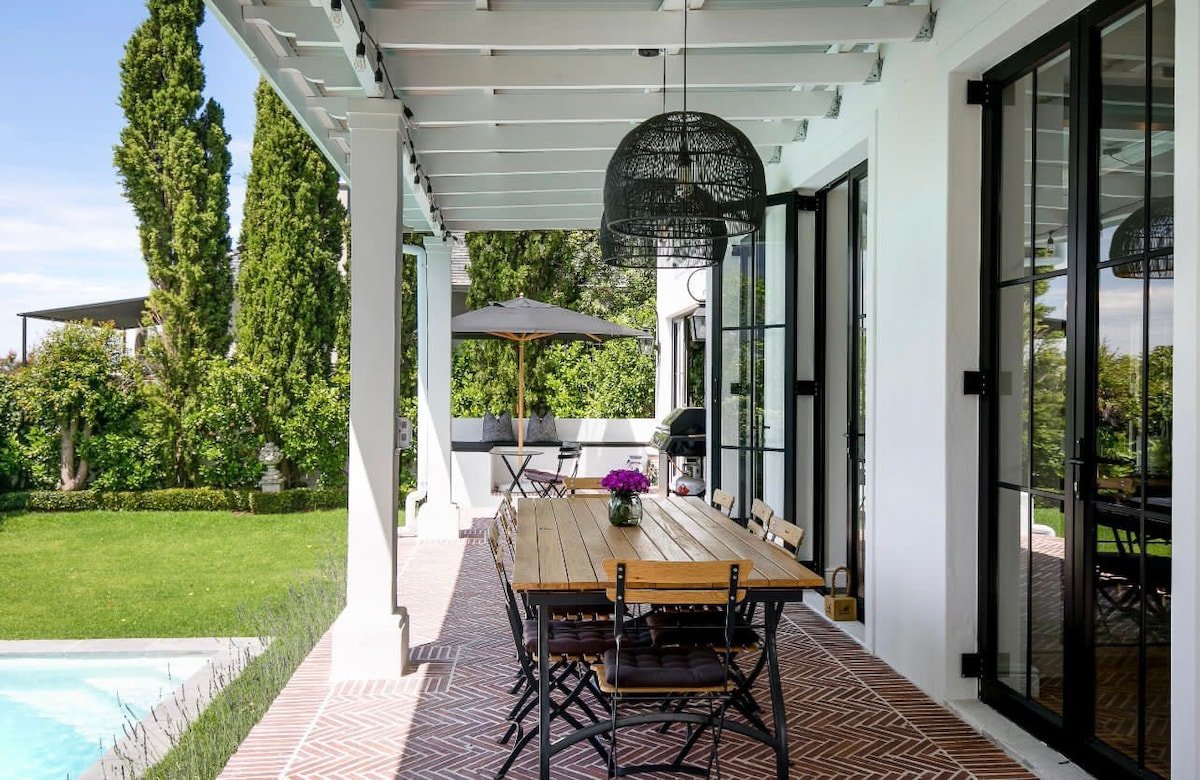 Luxury Mountain View Villa gallery image 4