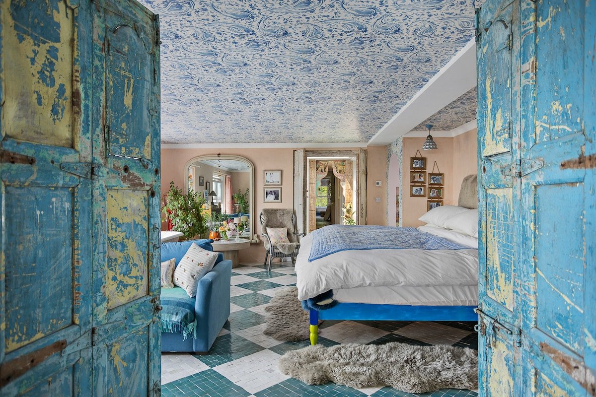 Spectacular & magical home – stunning location! gallery image 4