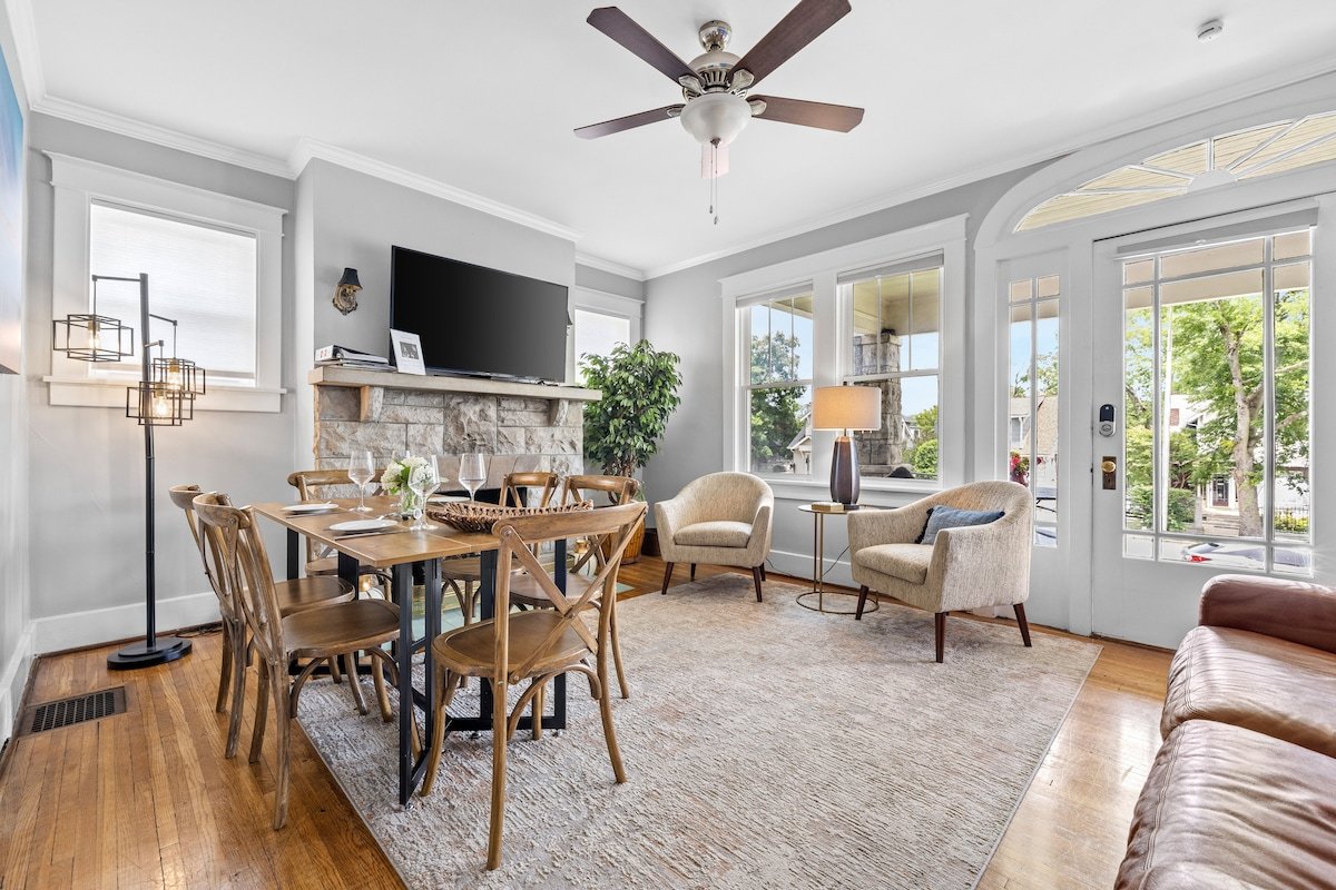 8 Bedroom/6 baths. SleepACrowd! Music Row Songbird gallery image 3