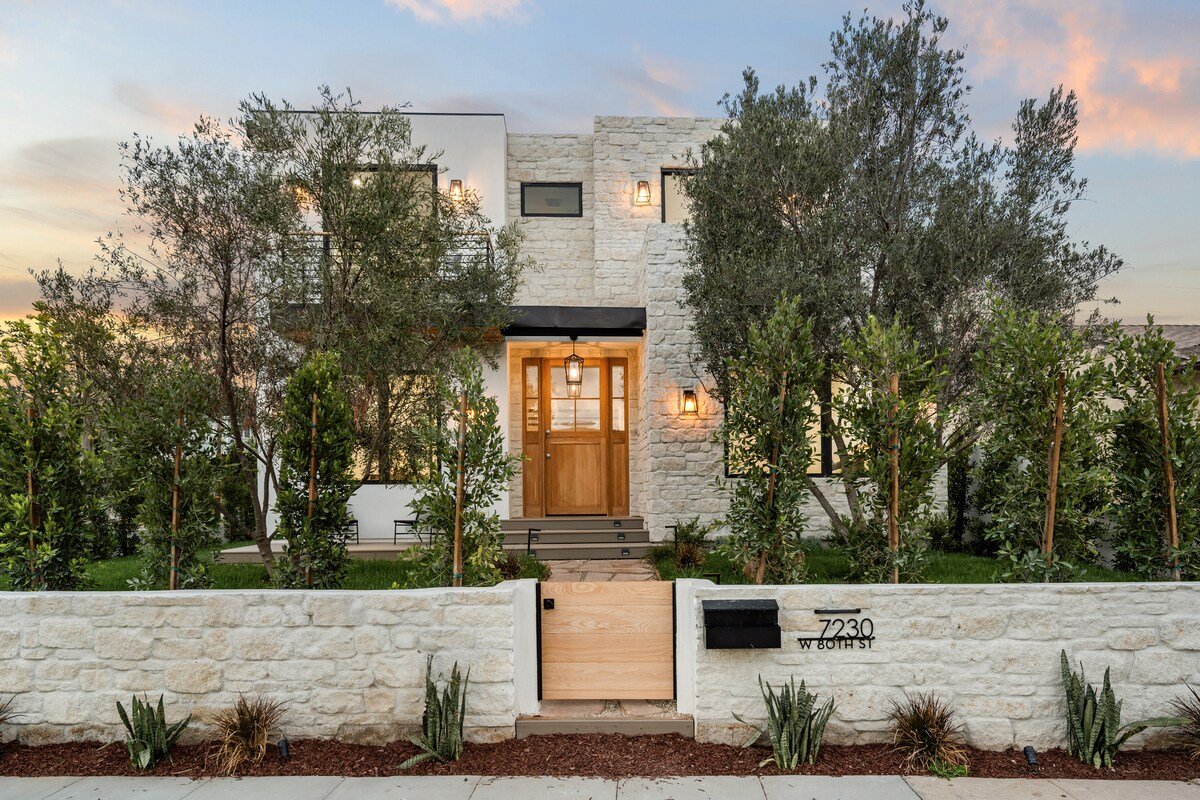 LAX 5BR & 4BT | Garden Views & Architectural Gem gallery image 3