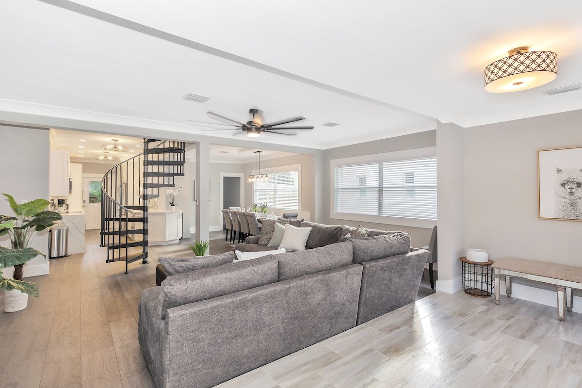 New! Next to Las Olas • Heated Pool gallery image 5