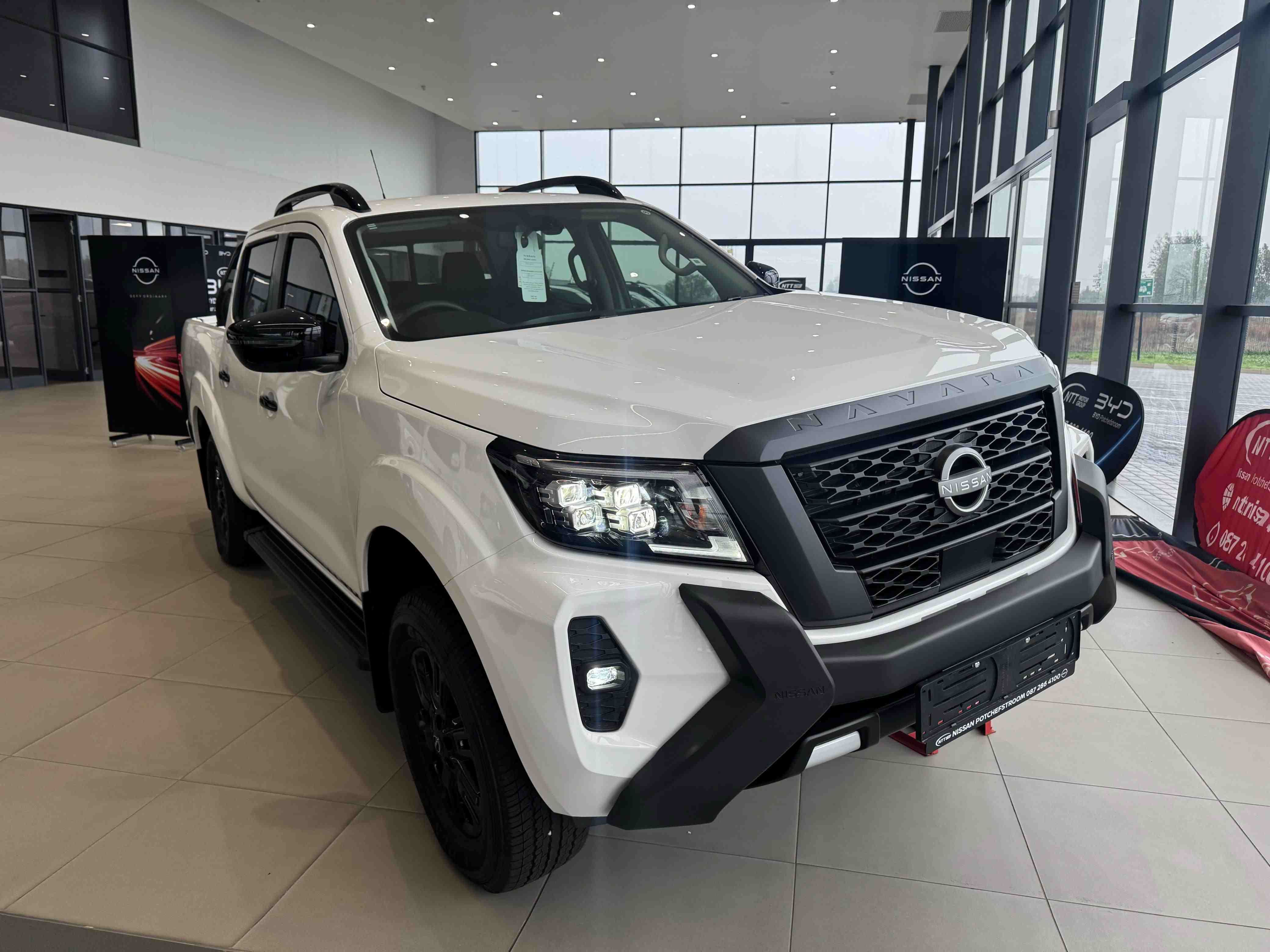 NISSAN NAVARA 2.5DDTI STEALTH A T for Sale in South Africa